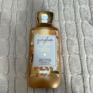 NWT Bath & Body Works Gingham Glow Body Lotion 
8 oz  shea butter coconut oil.